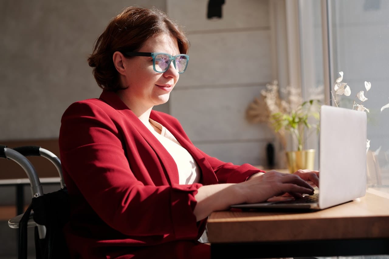 An ADHD Psychiatrist in Seattle working on the computer.